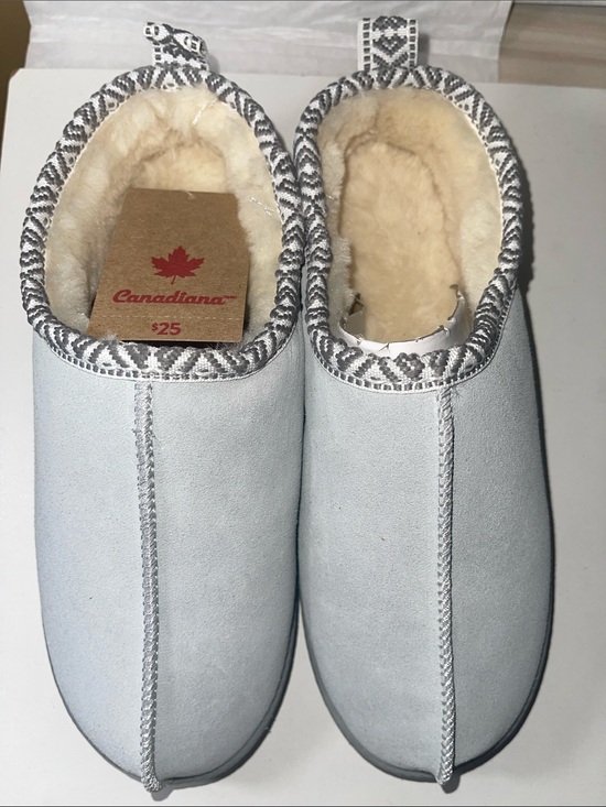 Canadiana Shoes - Canadiana Women's Light Gray Fleece-Lined Slippers